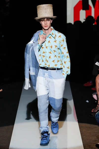 Look 13